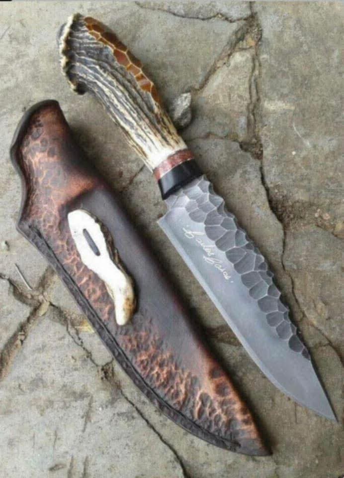 Custom Hand-Forged Carbon Steel Hunting Knife – Hammered Finish with Premium Stag Antler Handle & Leather Sheath