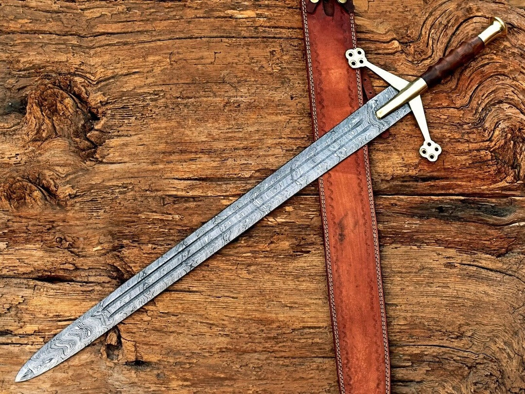 Handmade Damascus Steel Scottish Claymore Sword - Custom Two-Handed Medieval Sword with Leather Scabbard - Personalized Battle Ready Sword, Gift for Him