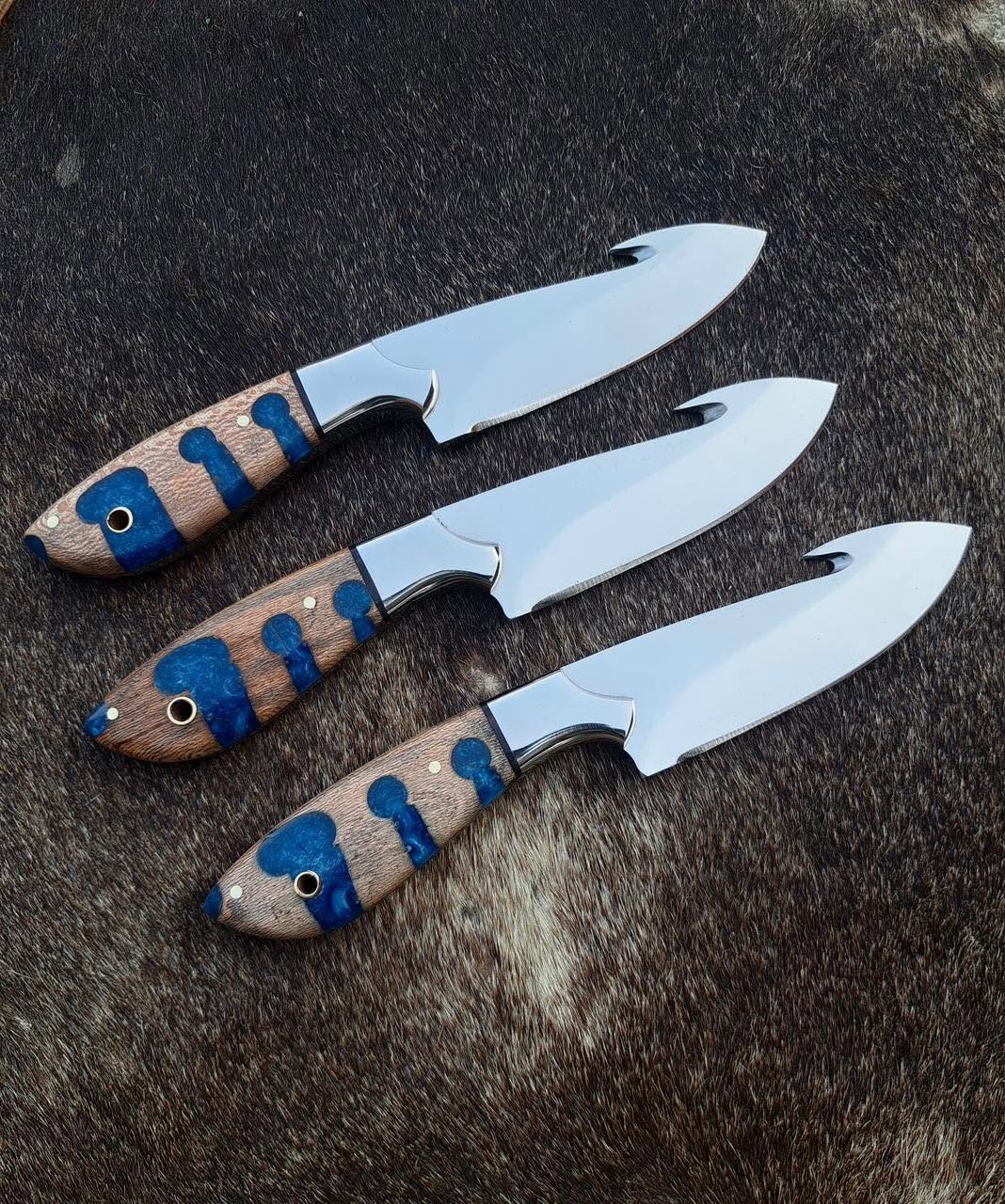 Handcrafted 8" Hunting Skinning Knife with Gut Hook - Hydle with Leather Pancake Sheatbrid Burl Wood & Blue Resin Hanh