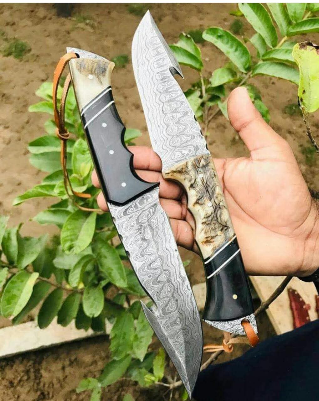 Custom Handmade Damascus Steel Tracker Hunting Knife with Gut Hook – Premium Ram Horn & Buffalo Horn Combo Handle | Outdoor Survival, Skinning & Bushcraft Knife