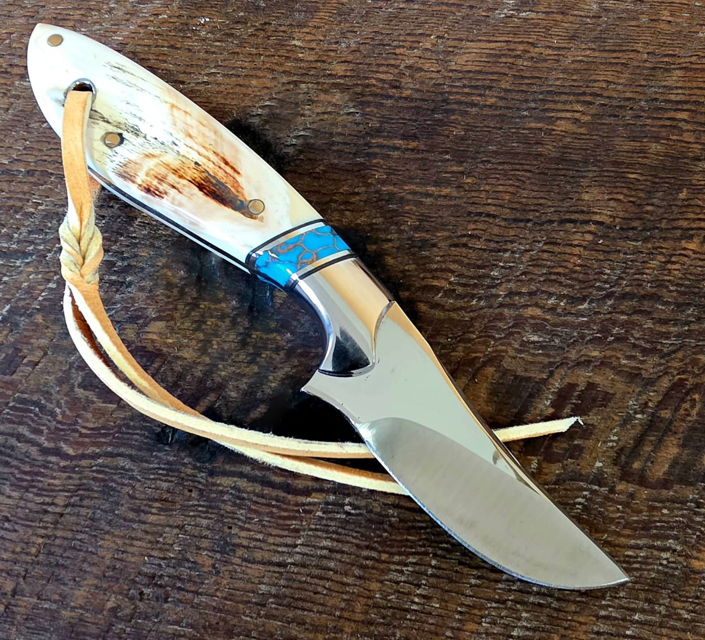 8" Custom Handmade Hunting Knife - Genuine Horn Handle with Turquoise Accent, Mirror Polished Fixed Blade Skinner & Cross-Draw Leather