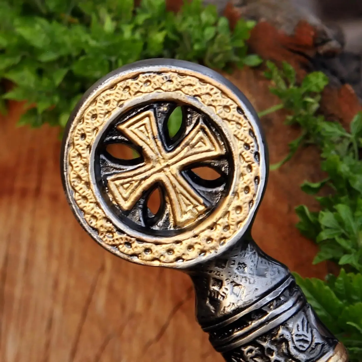 Medieval Knights Templar Sword - Handcrafted Crusader Longsword Replica with Leather Scabbard