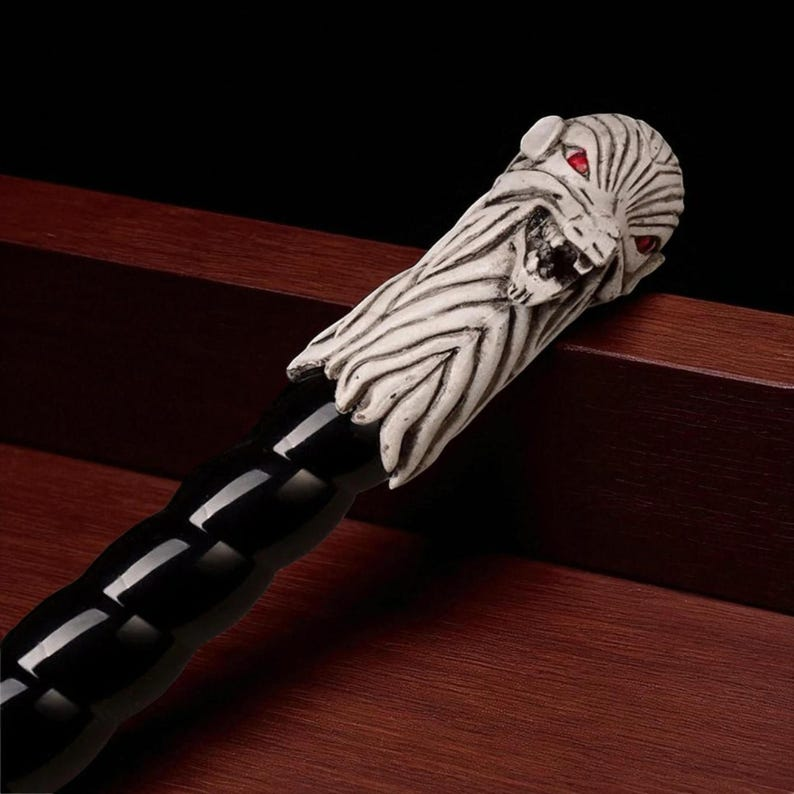 Longclaw White Wolf Longsword – Fantasy Medieval Bastard Sword for Cosplay & Display