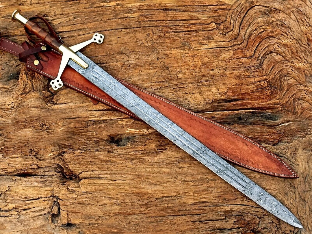 Handmade Damascus Steel Scottish Claymore Sword - Custom Two-Handed Medieval Sword with Leather Scabbard - Personalized Battle Ready Sword, Gift for Him